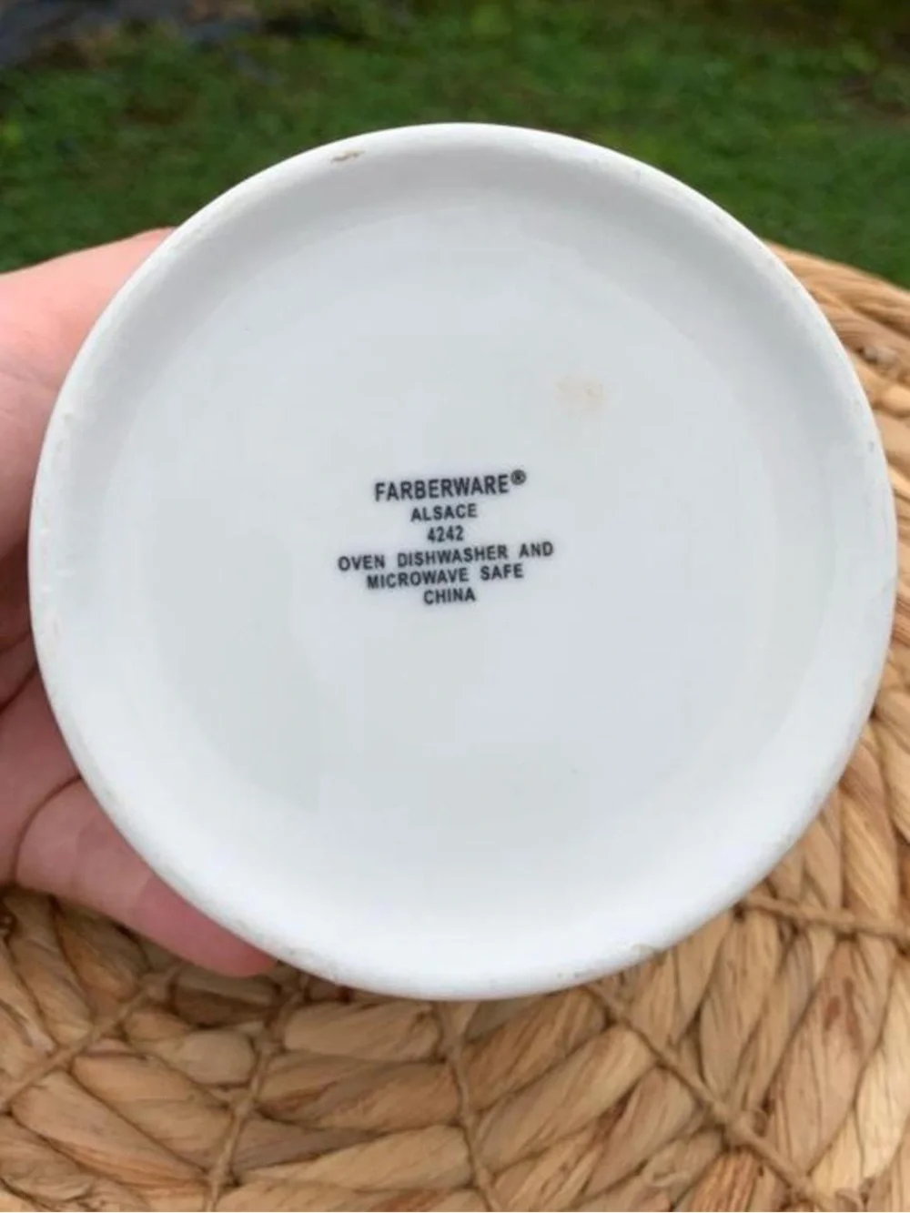 Farberware White Ceramic Covered Sugar Bowl with Embossed Vine Design